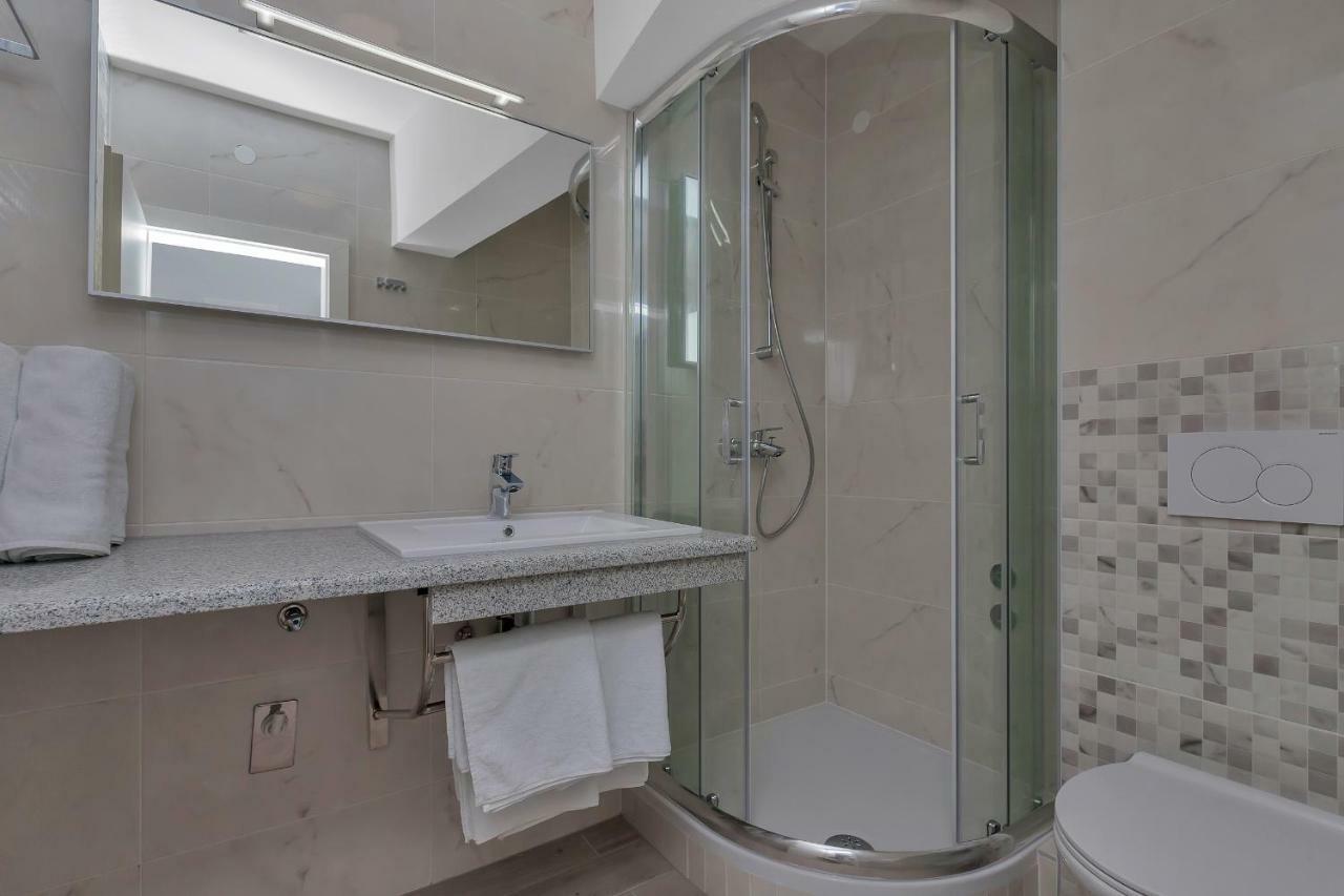 Apartmani Daniela Подгора Екстер'єр фото